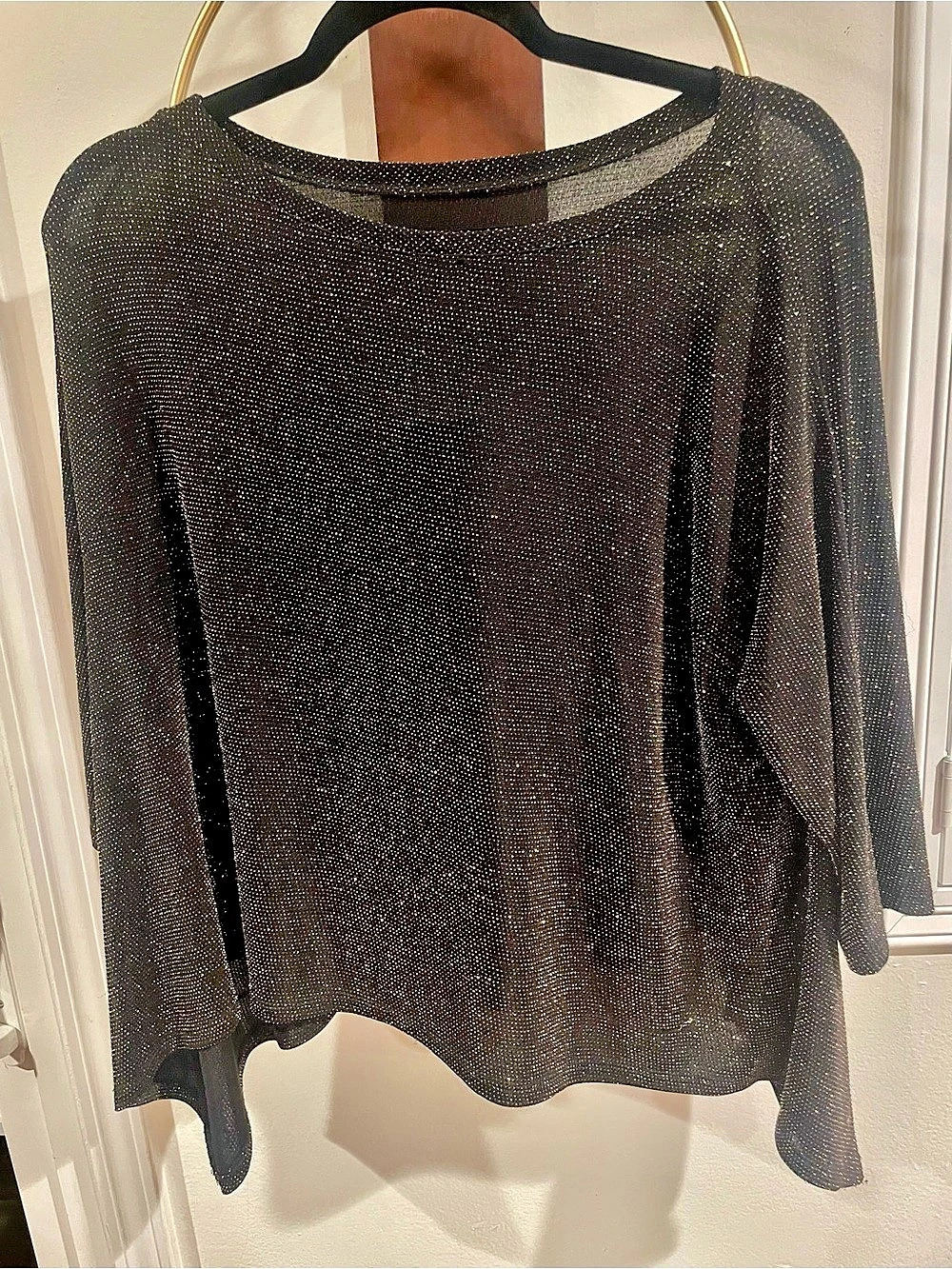 Veronica Medium Long Sleeve Top in Black and gold  Size Medium Like New